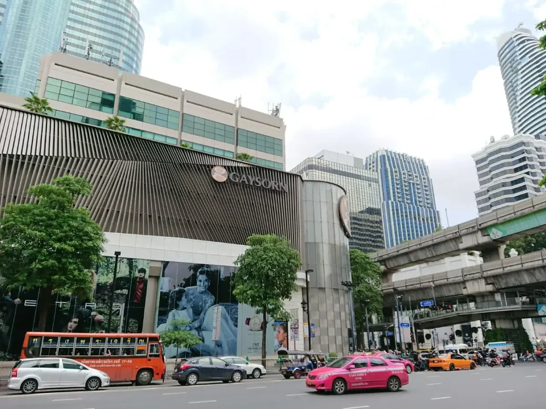 อันดับ 1 ชิดลม – เพลินจิต