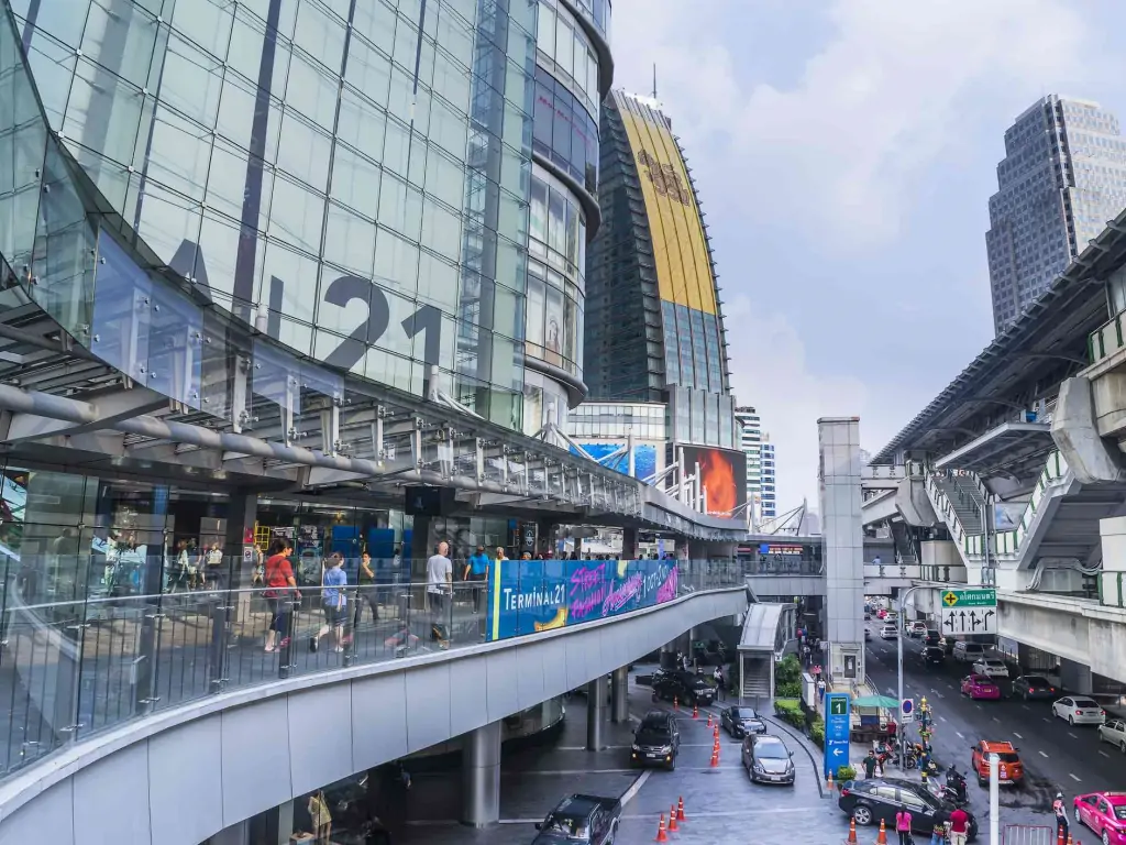 อันดับ 3 สุขุมวิทตอนต้น (นานา – อโศก – ไทม์สแควร์)